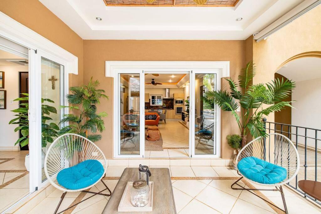 Playa Palapa~Steps From The Ocean! Apartment Tamarindo Exterior photo